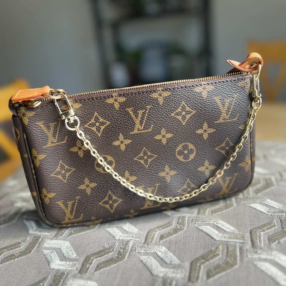 Louis vuitton pochette accessoires